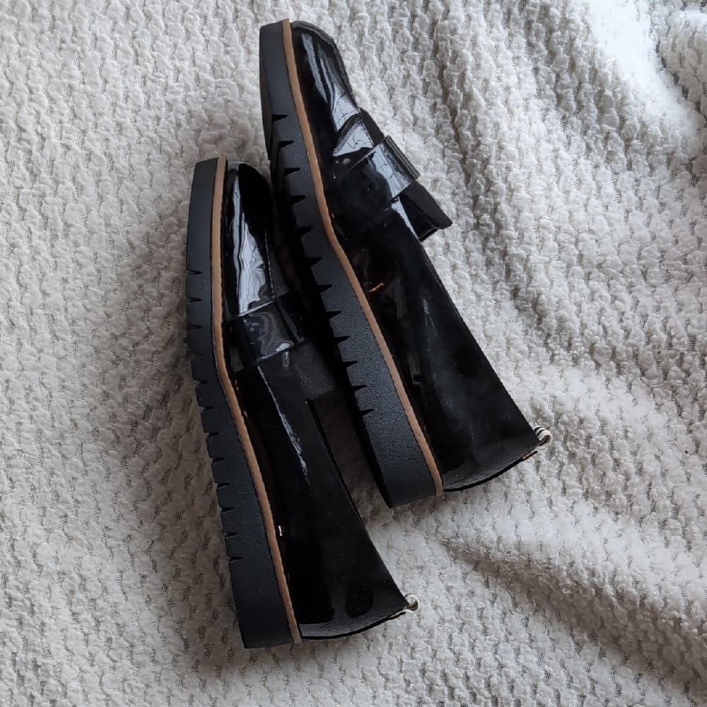 Dr. Scholl's Glossy Black Loafers with Tan Accents